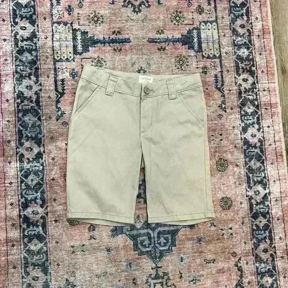 Cat & Jack Girl Chino Uniform Khaki Shorts, Size 7 - Picture 1 of 2